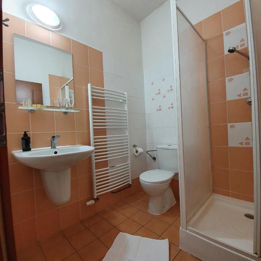 Red Deer Hotel Brezno Extérieur photo