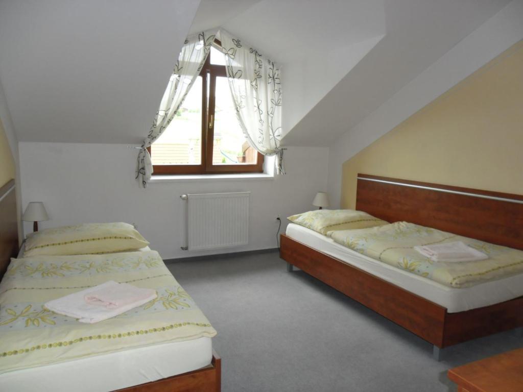 Red Deer Hotel Brezno Chambre photo