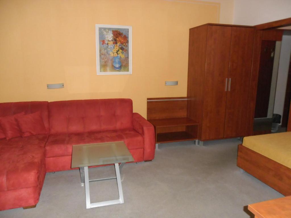 Red Deer Hotel Brezno Extérieur photo